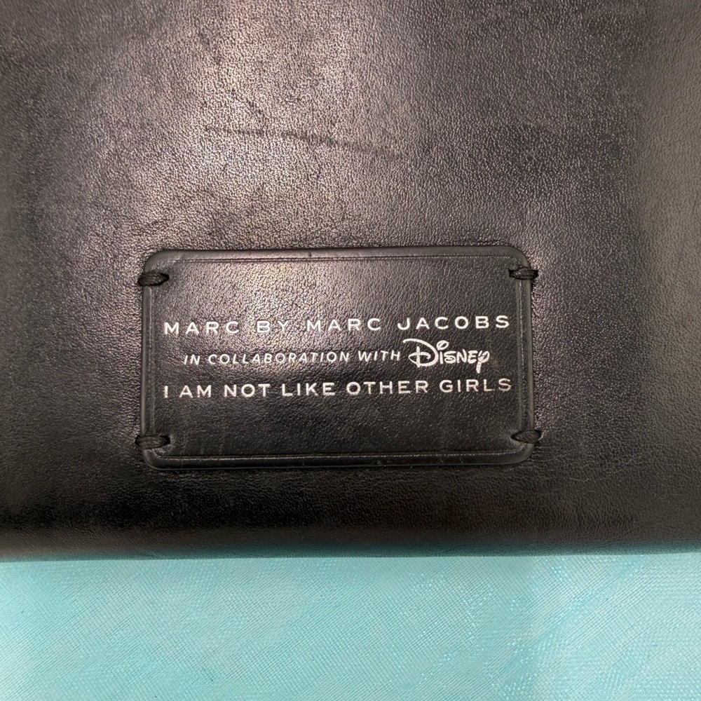 Marc by Marc Jacobs x Disney “I am not like other girls” Black Leather Wristlet - Picture 4 of 9